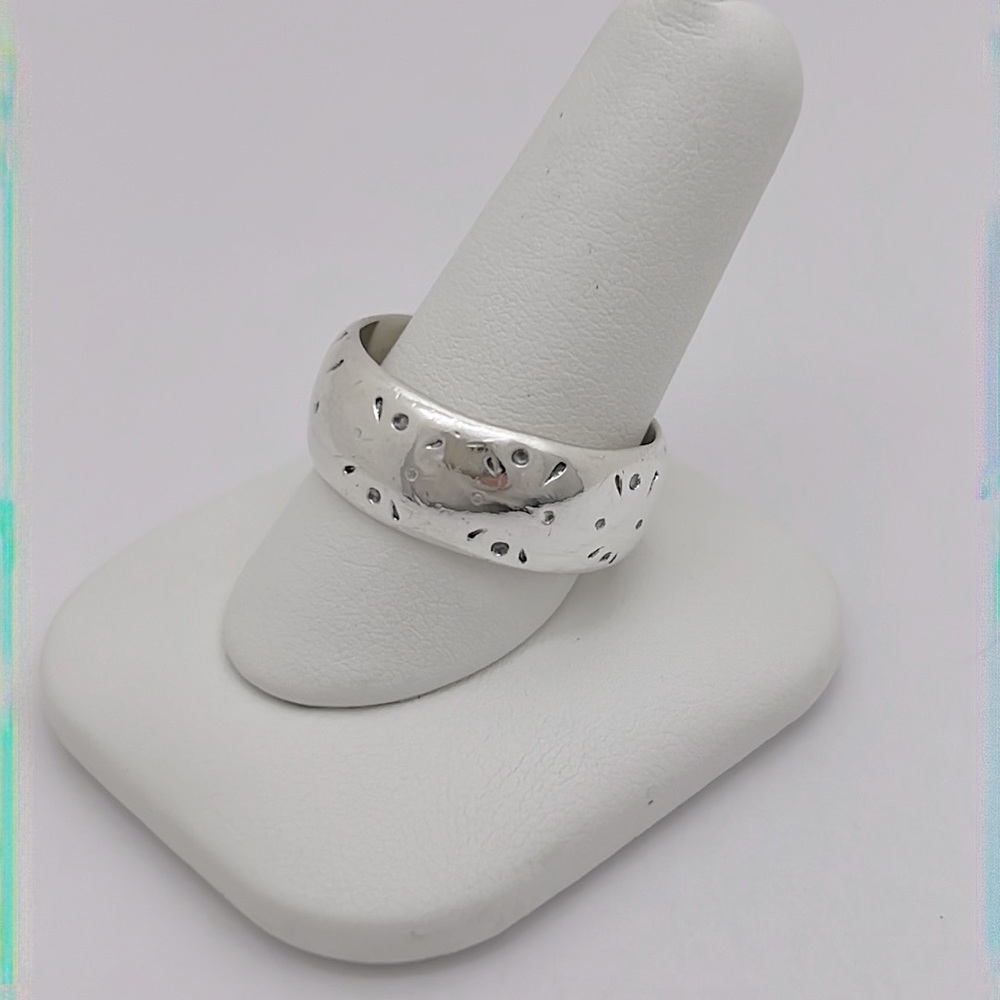 Sterling Silver 8.5mm Fancy Diamond Cut Wedding Band